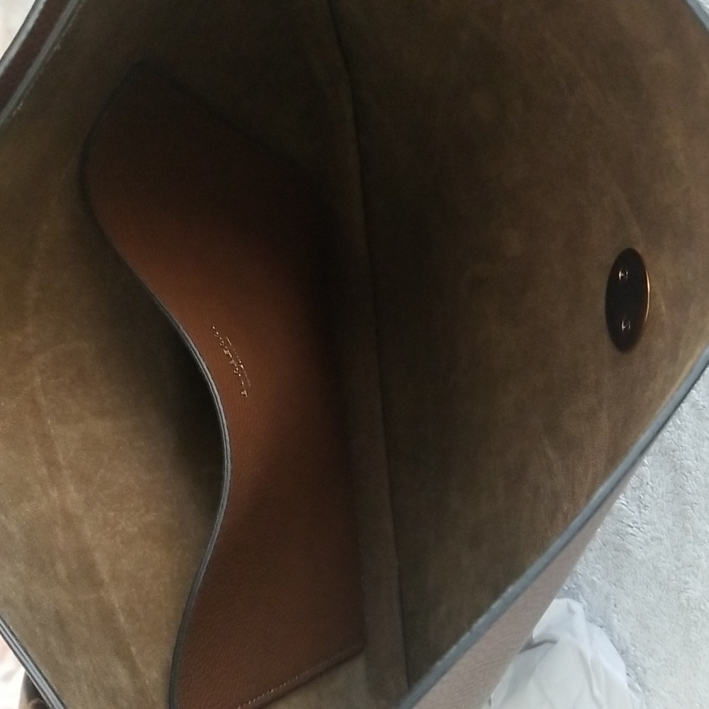 New Burberry Anne Grainy Leather Hobo Bag - Picture 12 of 14